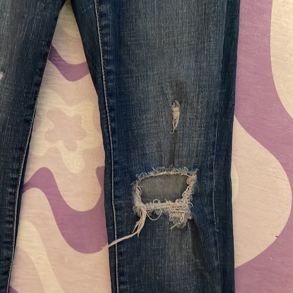 Levi’s 721 High Rise Skinny Jeans - Picture 7 of 10